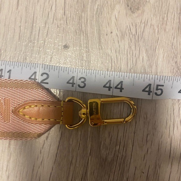 LV Multi-Pochette Accessoires Pink Strap - Picture 5 of 10